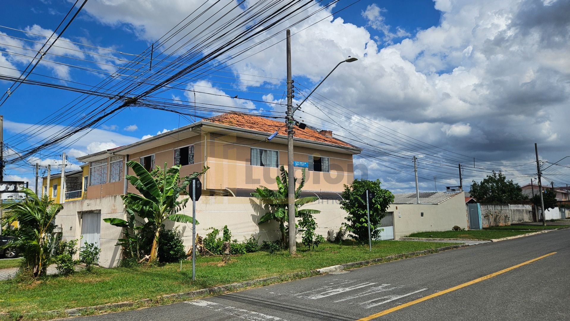 Sobrado  à venda, 340 m , residencia, sala comercial e 03 Quit...