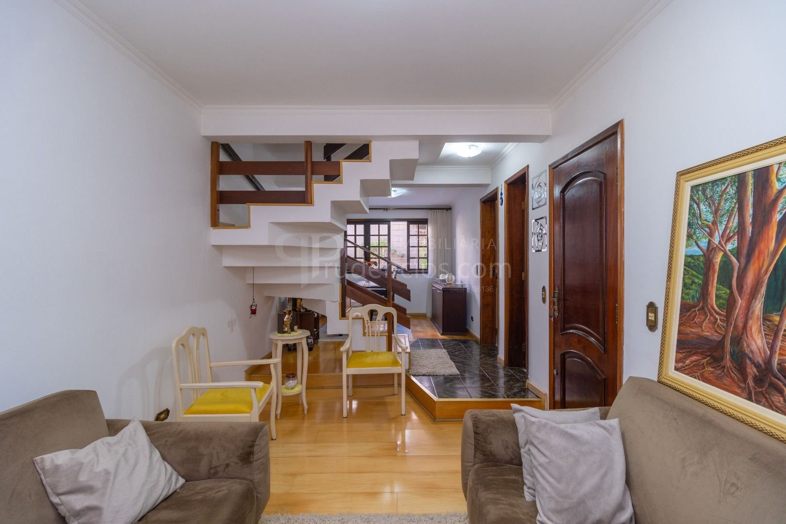 Sobrado Triplex 129m  em Condomínio Fechado no Portão  Seguran...