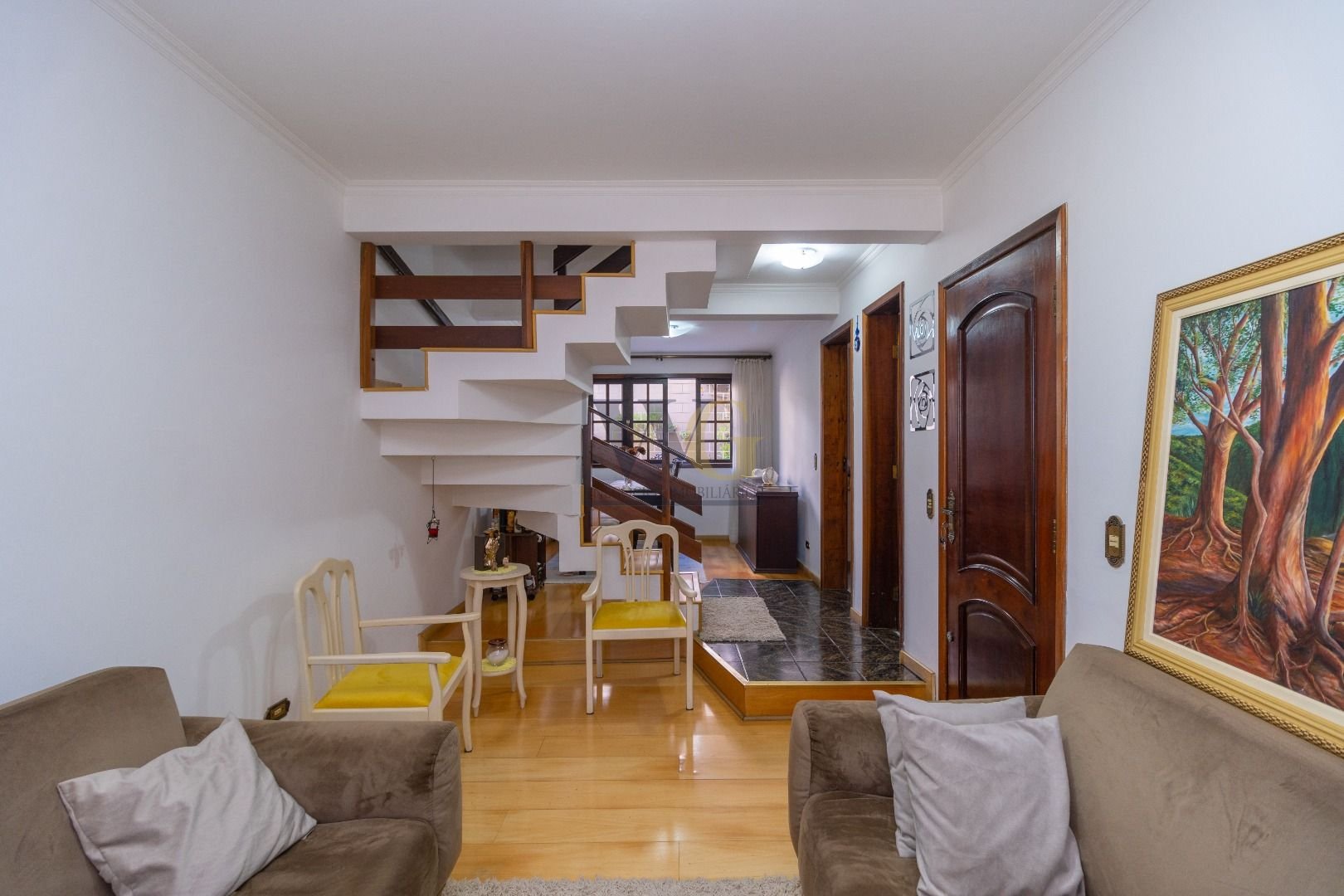 Sobrado Triplex 129m  em Condomínio Fechado no Portão  Seguran...