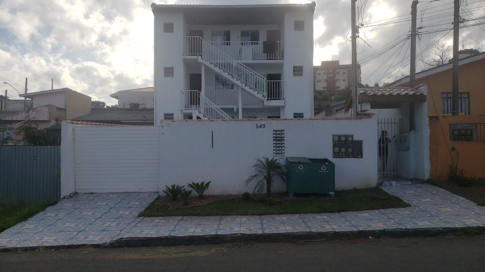 Edifício Inteiro no Centro de Pinhais  8 Apartamentos Mobiliad...