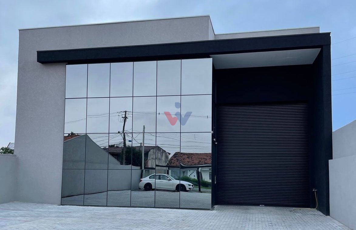 Galpão à Venda no Boqueirão  670m  com Mezanino, Escritórios e...