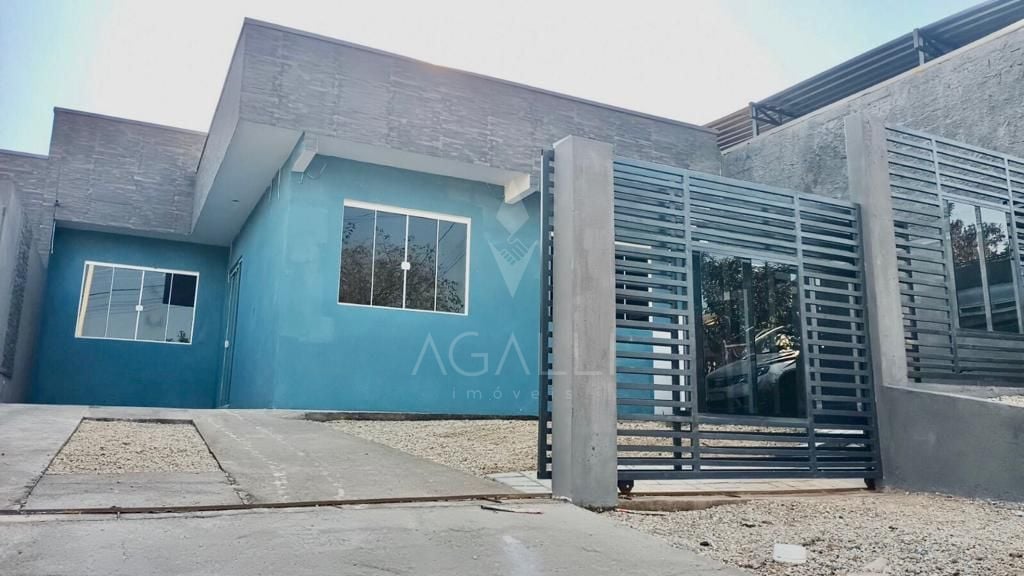 Casa com 2 dormitórios à venda, 43 m  por R  350.000,00 - Igua...