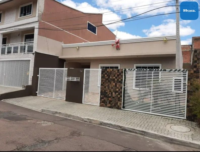 Casa Espetacular com Piscina à Venda no Pinheirinho  Conforto ...