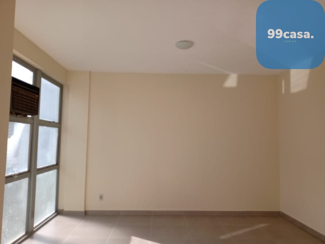 Sala em prédio central, seguro para trabalhar.
