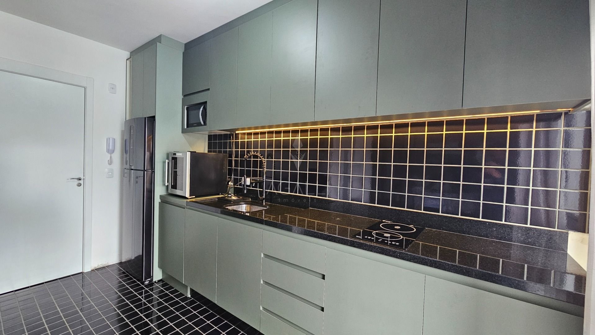 Studio Mobiliado, com 1 dormitório  à venda, 25 m  por R  305....