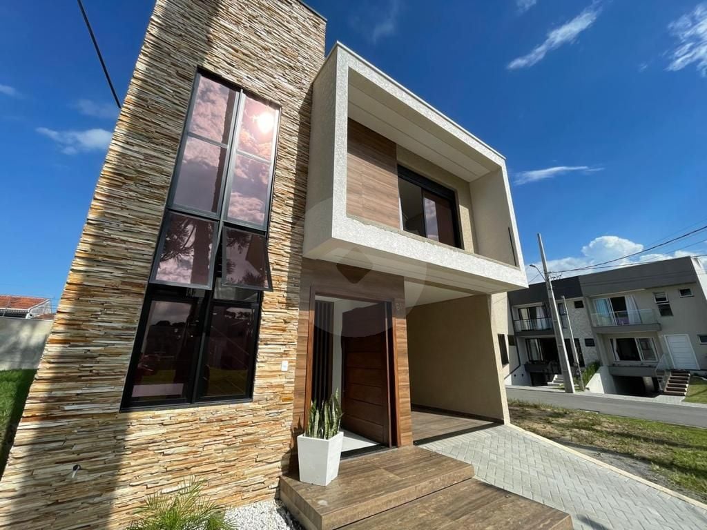 Sobrado com 3 dormitórios à venda, 179 m  por R  1.300.000,00 - Pinheirinho - Curitiba PR
