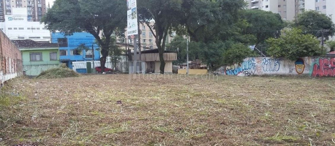 Terreno 880m  no Bairro Portão  Próximo ao Shopping Palladium