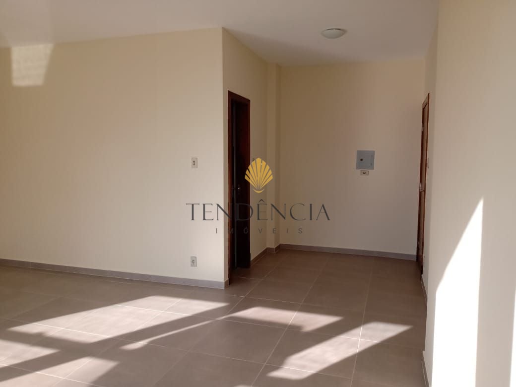 Sala em prédio central, seguro para trabalhar.