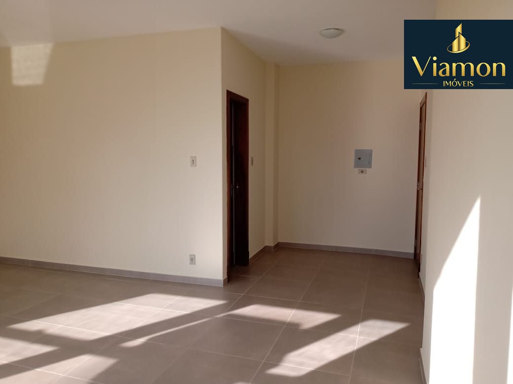 Sala em prédio central, seguro para trabalhar.