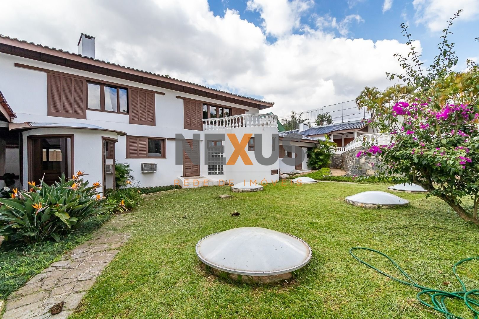 Casa com 5 dormitórios à venda, 1200 m  por R  2.590.000,00 - ...