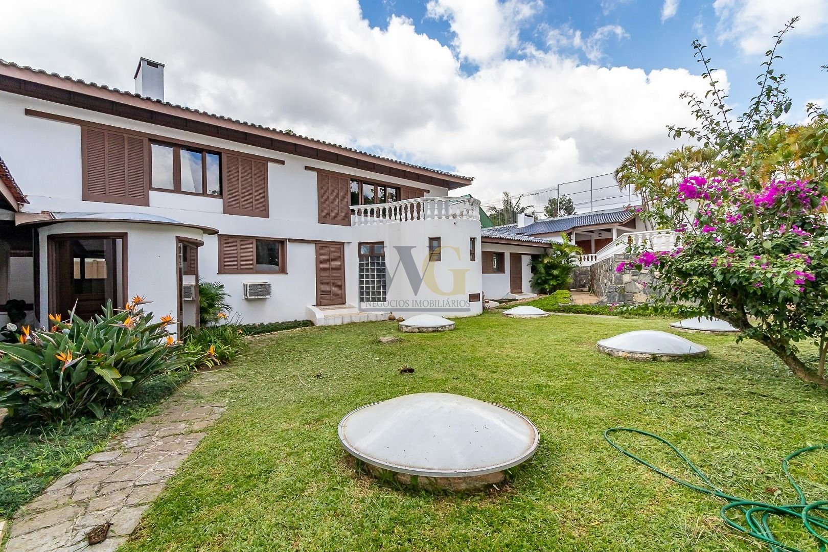 Casa com 5 dormitórios à venda, 1200 m  por R  2.590.000,00 - ...
