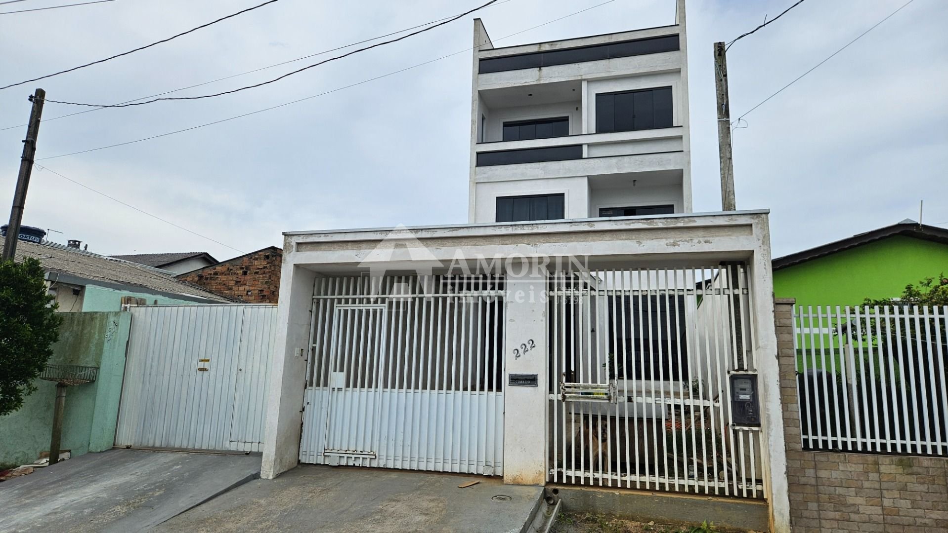 Sobrado Triplex 350m  com Terraço, Salão de Festas e Ótima Loc...