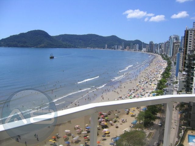 Apartamento com 2 dormitórios à venda, 160 m  por R  3.392.000...