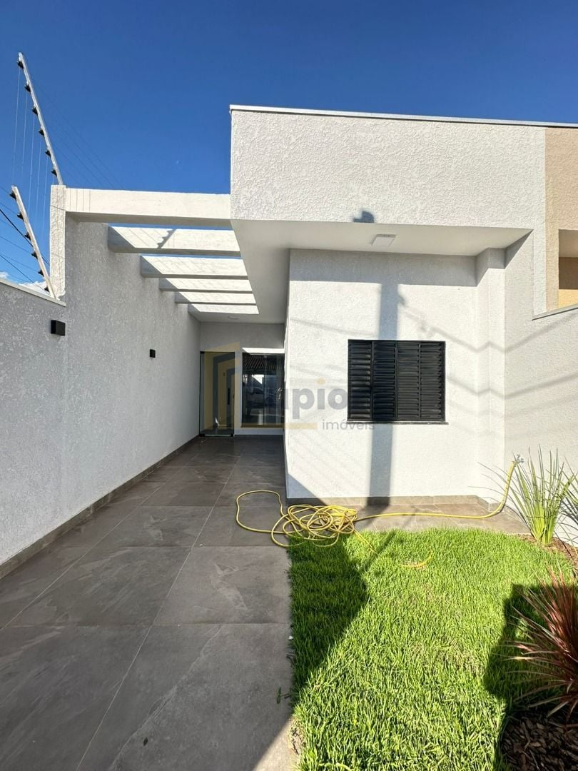 Casa com 3 dormitórios à venda, 74 m  por R  380.000 - JD INDE...
