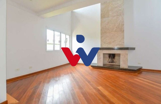 Casa com 5 dormitórios à venda, 402 m  por R  1.470.000,00 - B...