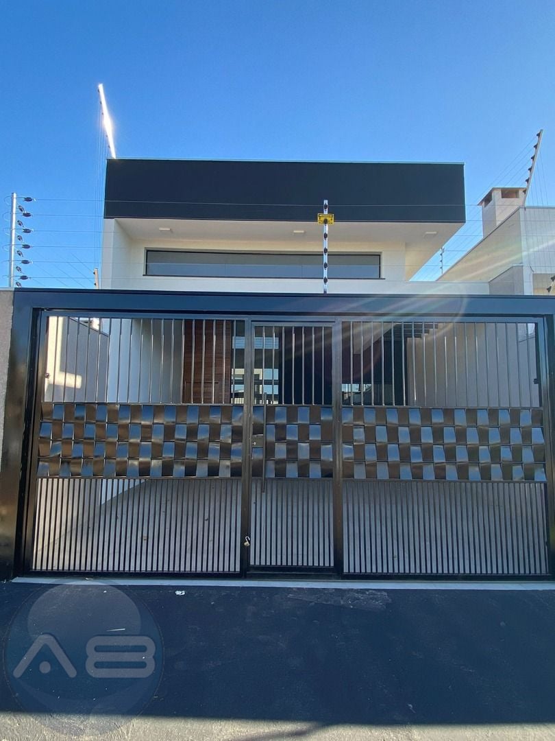 Casa com 3 dormitórios à venda, 104 m² por R$ 450.000,00 - Jar...