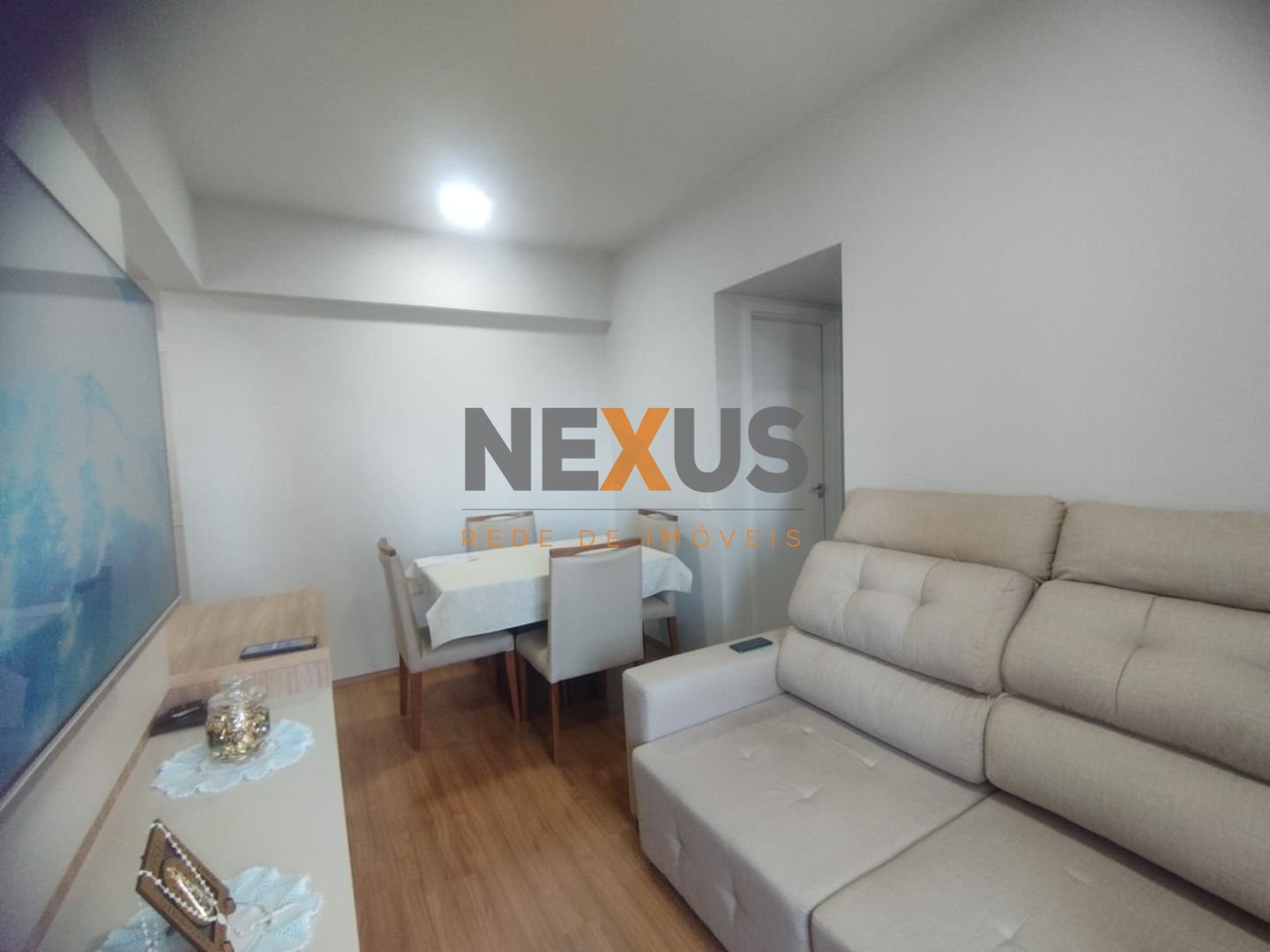 Apartamento com 2 dormitórios à venda, impecável por  R  395.0...