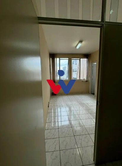 Sala à venda, 22 m  por R  90.000,00 - Centro - Curitiba PR