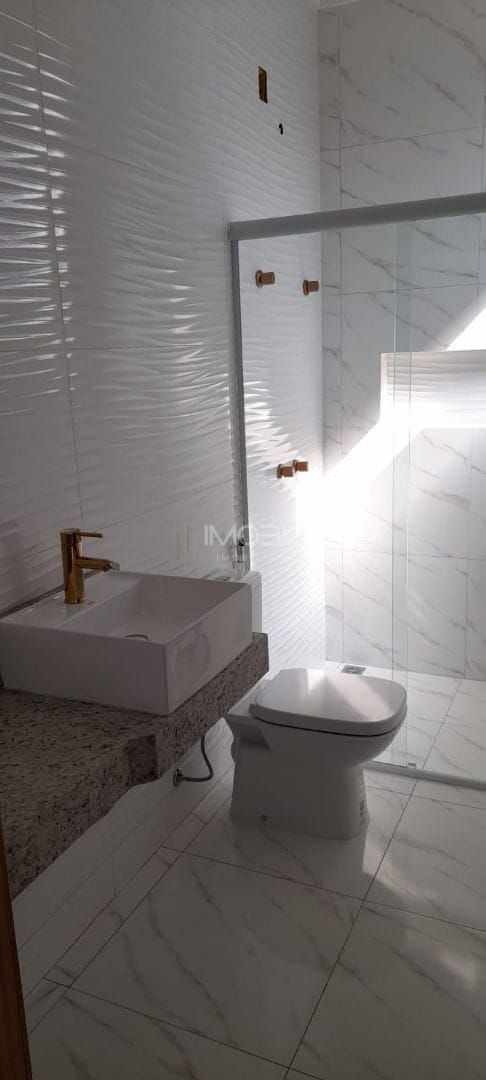 Casa com 4 dormitórios à venda,200.00 m , MARINGA - PR