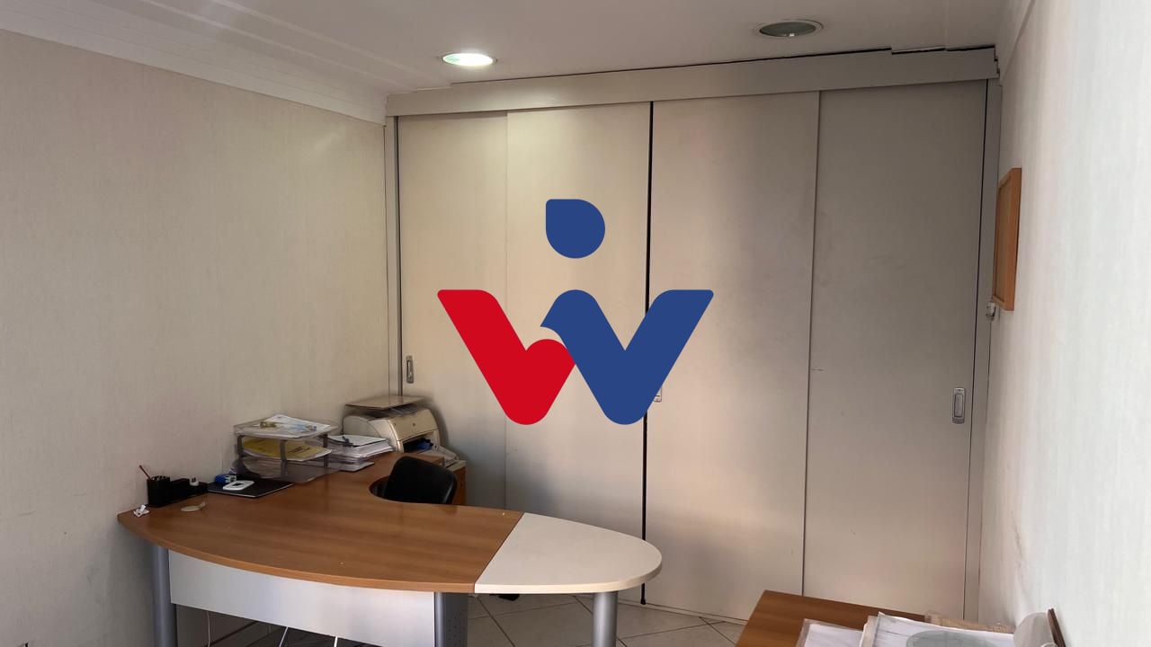 Sala à venda, 46 m  por R  250.000,00 - Centro - Curitiba PR