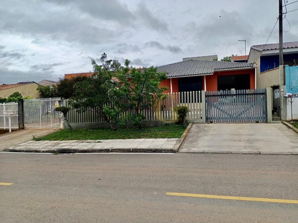 Casa com 5 dormitórios à venda, 221 m  por R  935.000,00 - Est...