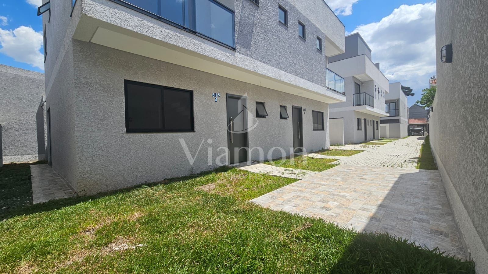 Sobrado com 3 dormitórios , sendo 01 suíte, 126 m  por R  790....