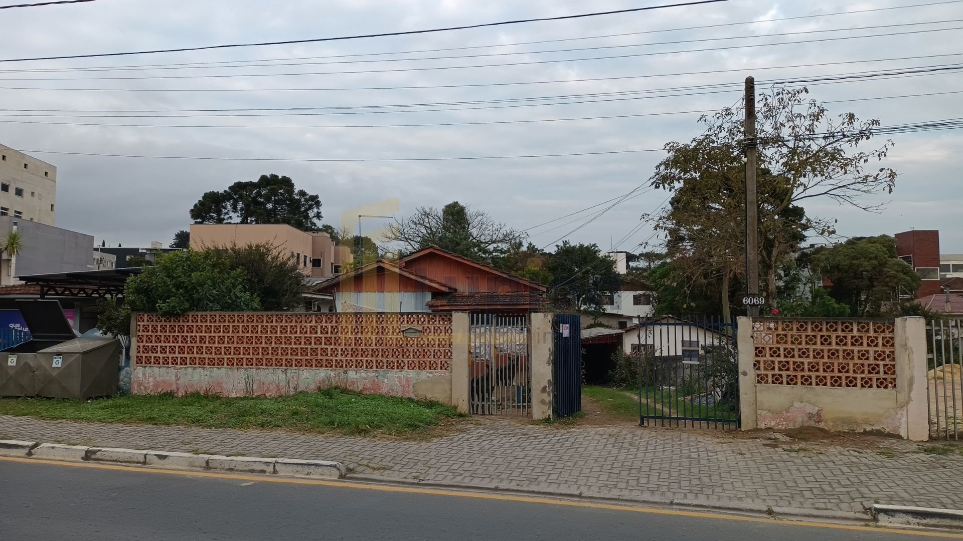 Terreno à venda, 605 m  frente para a Rodovia do Xisto por R  ...