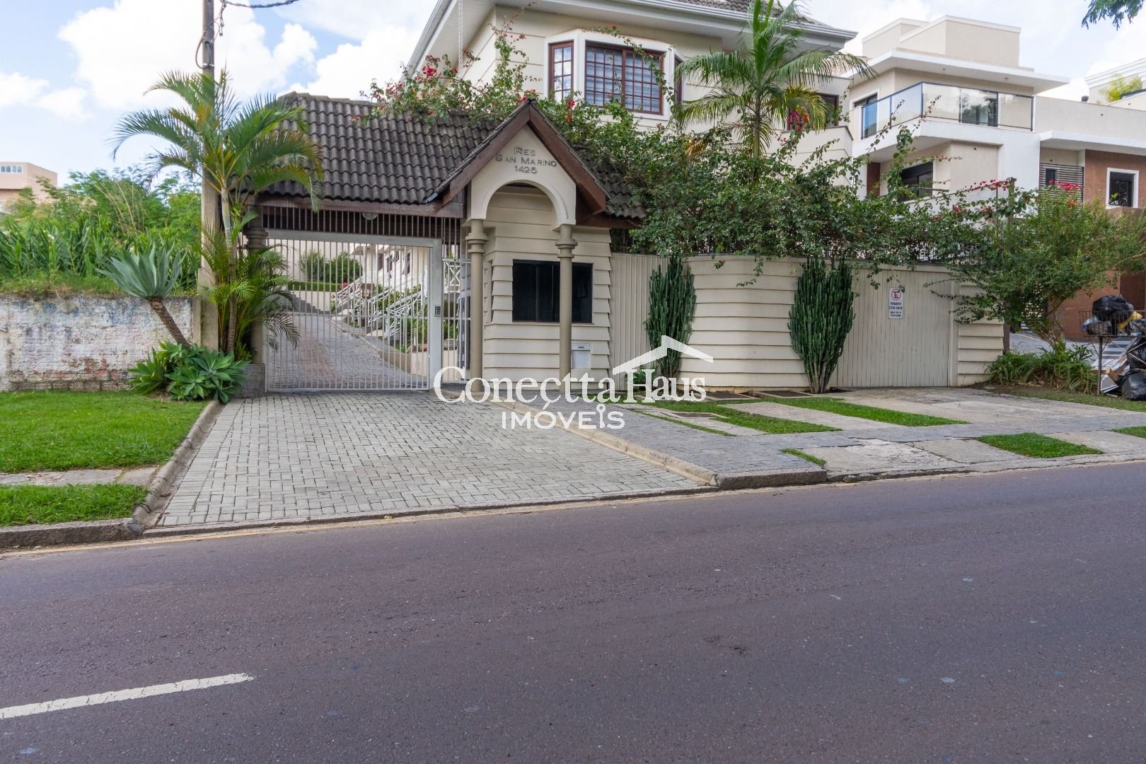 Sobrado com 207 m  por R  985.000,00 no Jardim Social - Curiti...