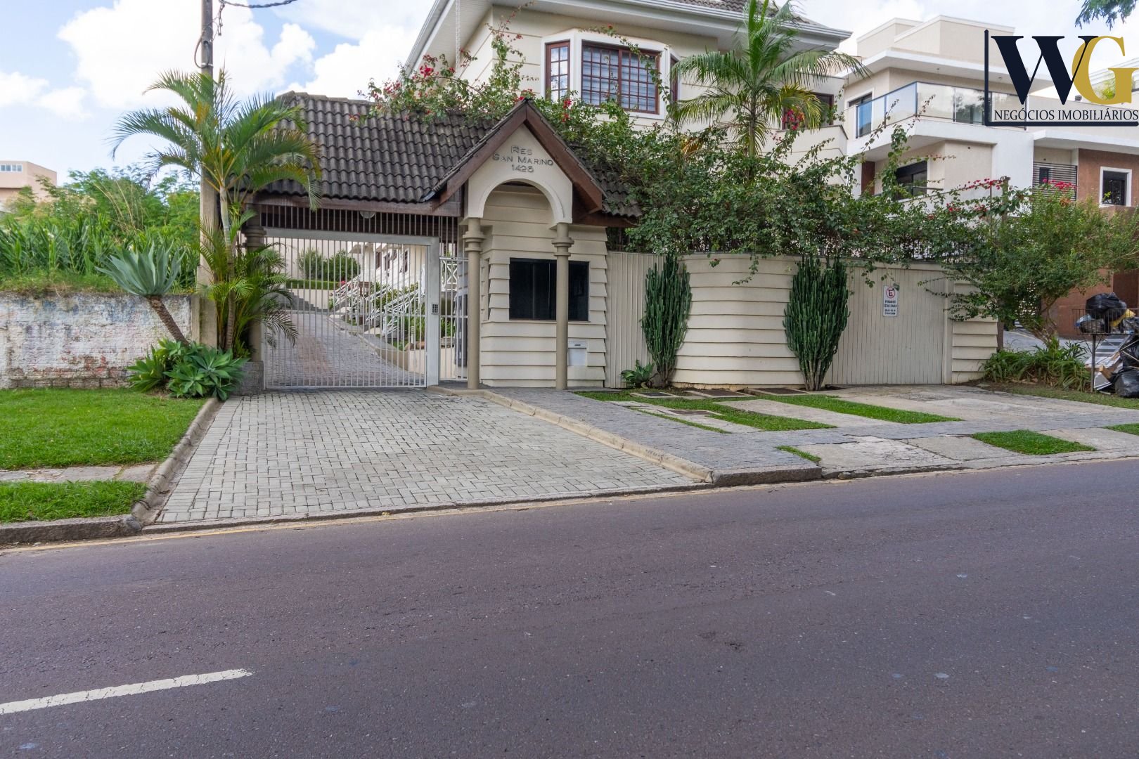 Sobrado com 207 m  por R  985.000,00 no Jardim Social - Curiti...