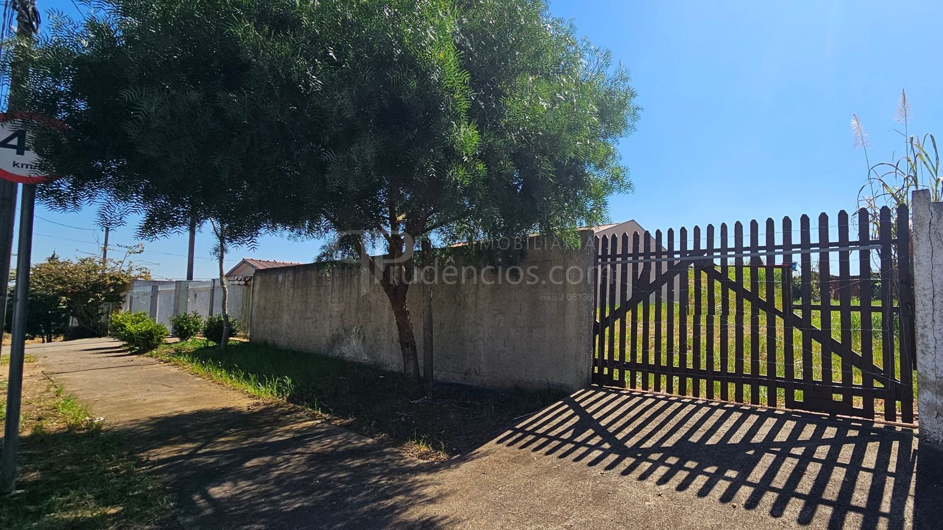 Terreno plano com 390m  em ótima localização  oportunidade imp...