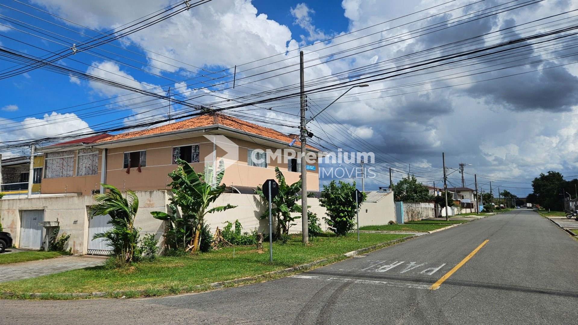 Imóvel 340m  com residência, sala comercial e 3 quitinetes ind...