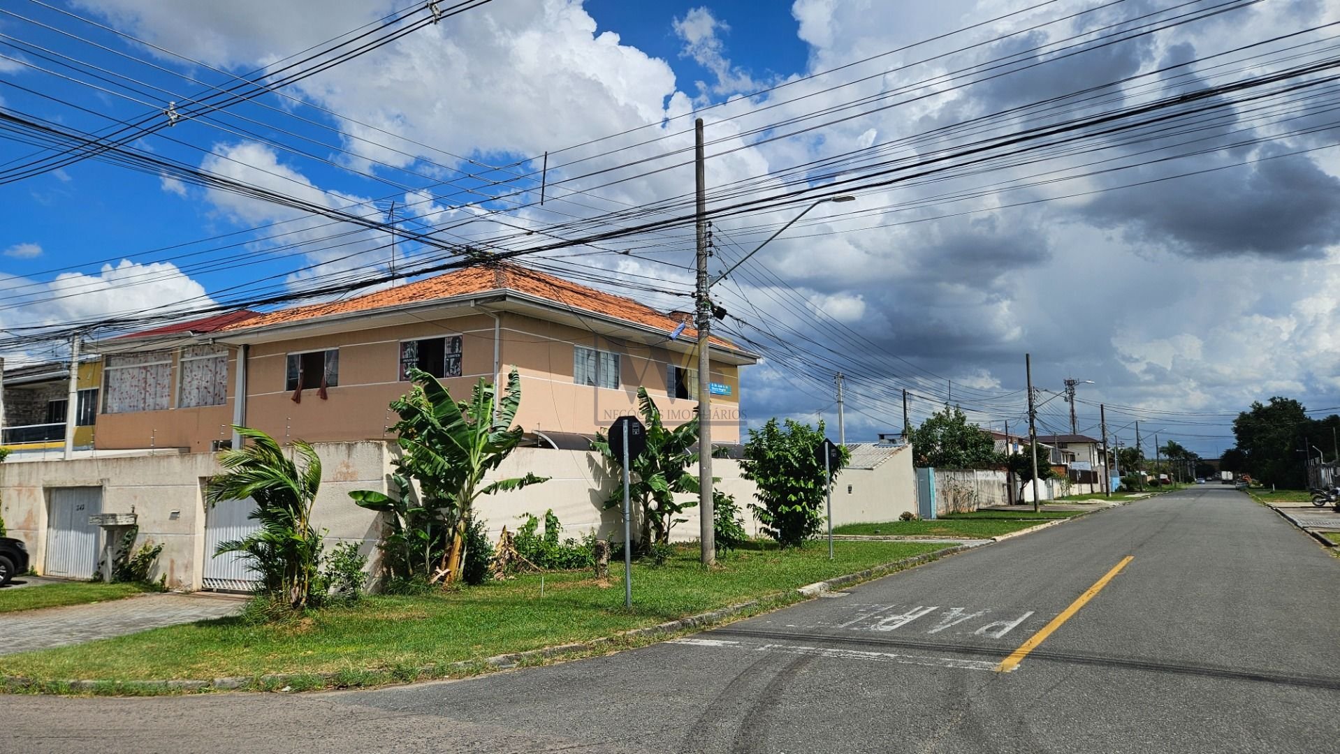 Imóvel 340m  com residência, sala comercial e 3 quitinetes ind...