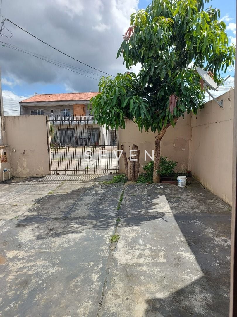 Confira essa oportunidade  casa com terreno plano no Pinheirinho.