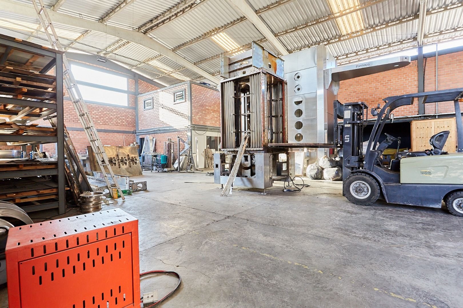Barrac?o ? venda, 500 m  por R  2.500.000,00 - Cidade Industri...