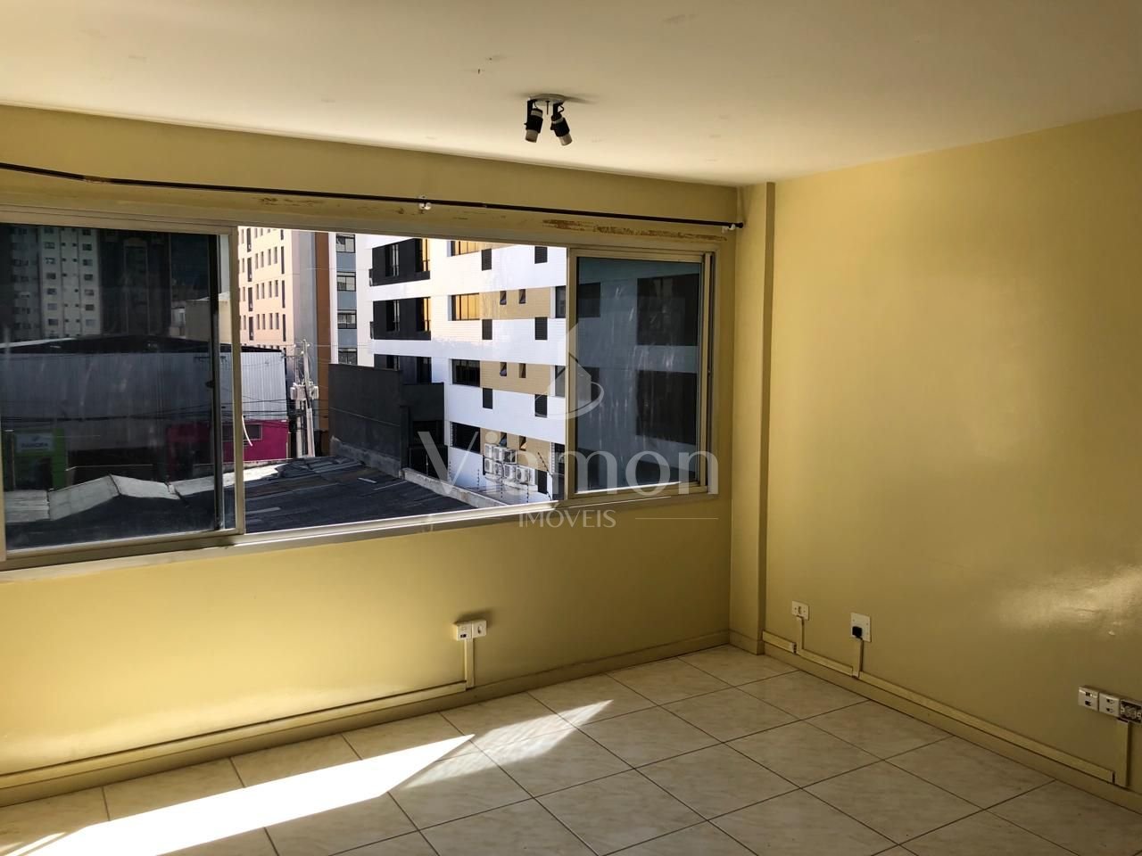 Sala à venda, 22 m  por R  99.000,00 - Centro - Curitiba PR