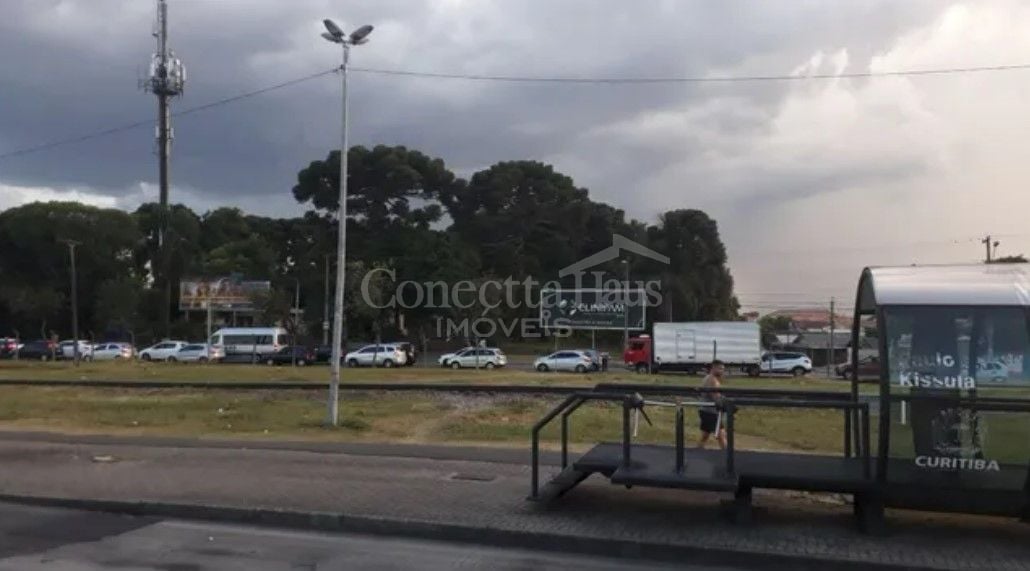Terreno ZR4 de Esquina no Cajuru  Oportunidade de Investimento...