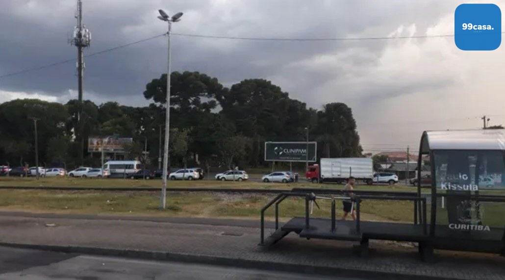 Terreno ZR4 de Esquina no Cajuru  Oportunidade de Investimento...