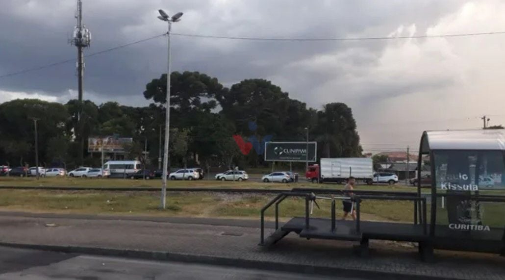 Terreno à venda, 3126 m  por R  3.180.000,00 - Cajuru - Curiti...
