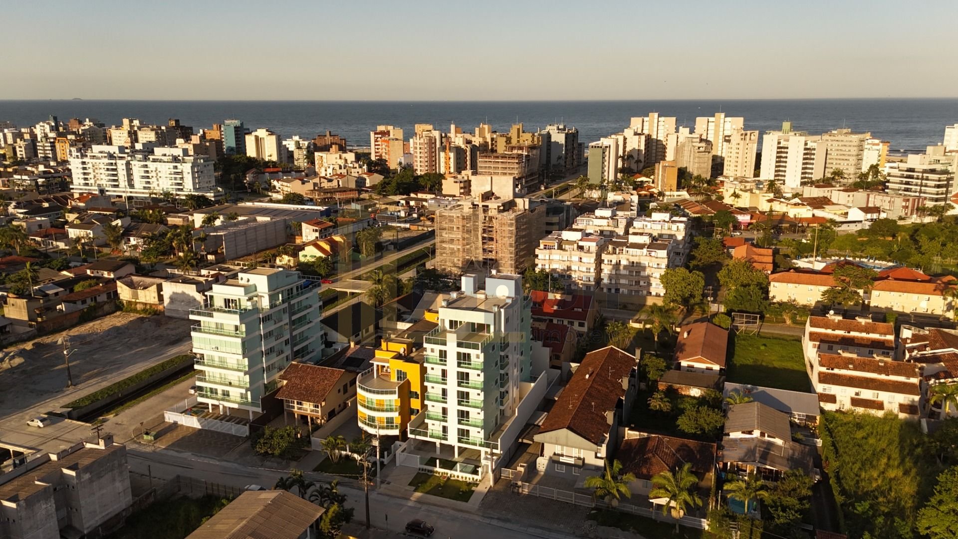 Apartamento com 2 dormitórios à venda, 71 m  por R  790.000,00...