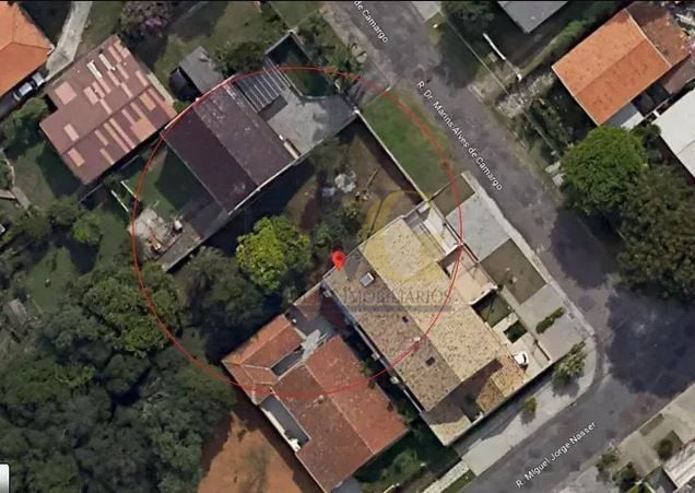 Terreno à Venda no Tingui, Curitiba  837 m  em Localização Pri...