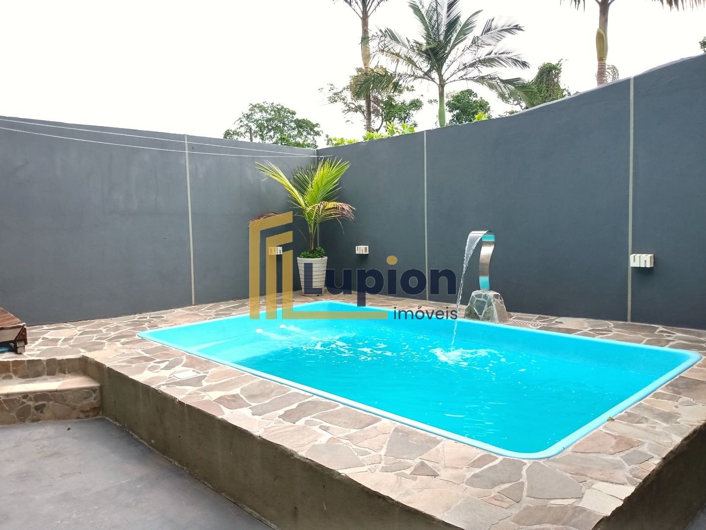 Casa com 3 dormitórios à venda, 90 m  por R  395.000,00 - Itap...