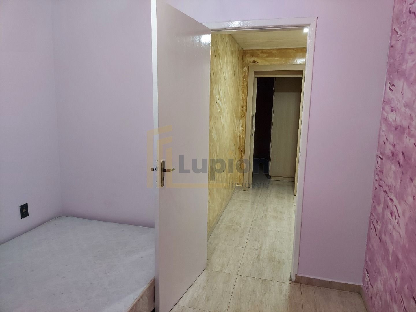 Casa com 2 dormitórios à venda, 236 m  por R  600.000 - Vila B...