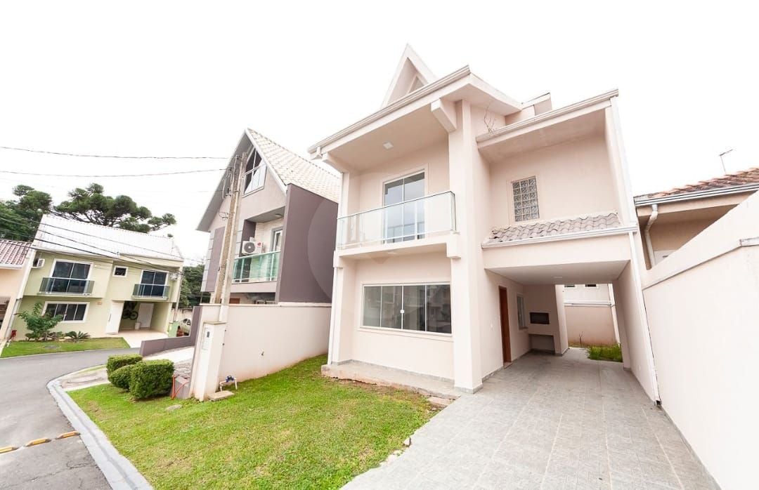 Sobrado 3 Dorms com Suíte e 3 Vagas  Bairro Cachoeira Barreirinha, Curitiba