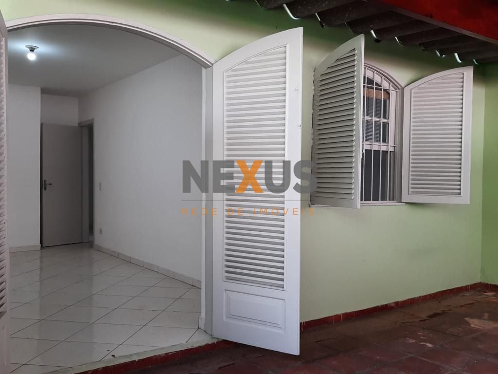 Casa com 4 dormitórios à venda, 190 m  por R  780.000,00 - Con...