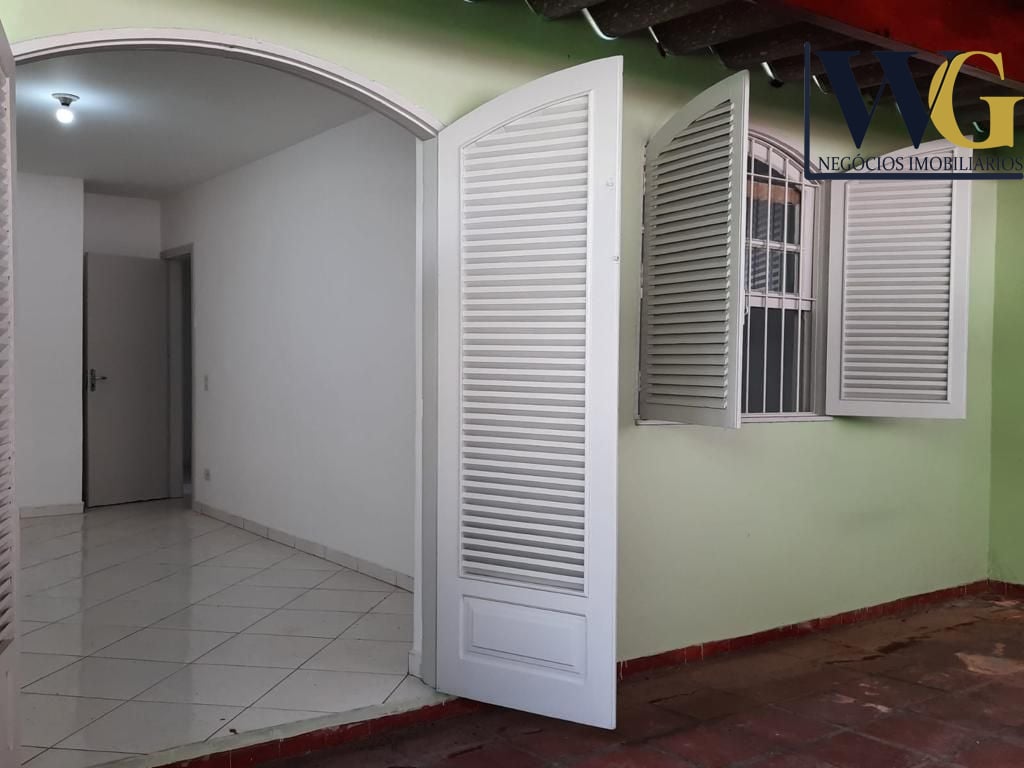 Casa com 4 dormitórios à venda, 190 m  por R  780.000,00 - Con...