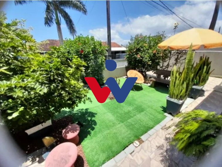 Casa com 2 dormitórios à venda, 70 m  por R  349.000,00 - Prim...