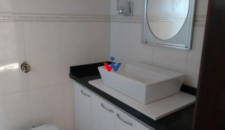 Barracão à venda, 600 m  por R  2.500.000,00 - Boqueirão - Cur...
