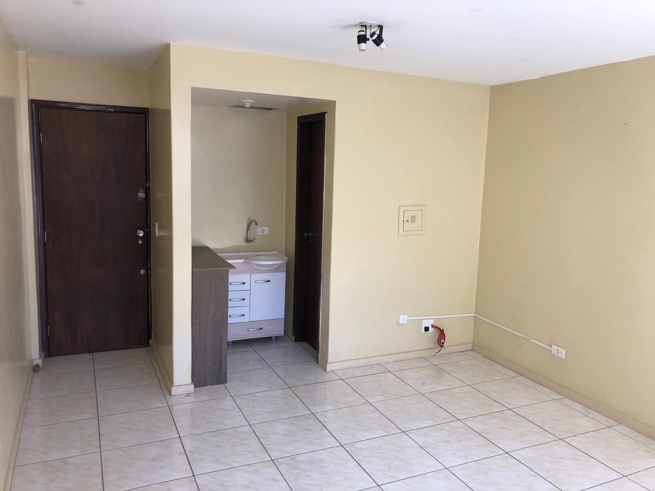 Sala Comercial à Venda no Centro de Curitiba  30 m , Próxima a...