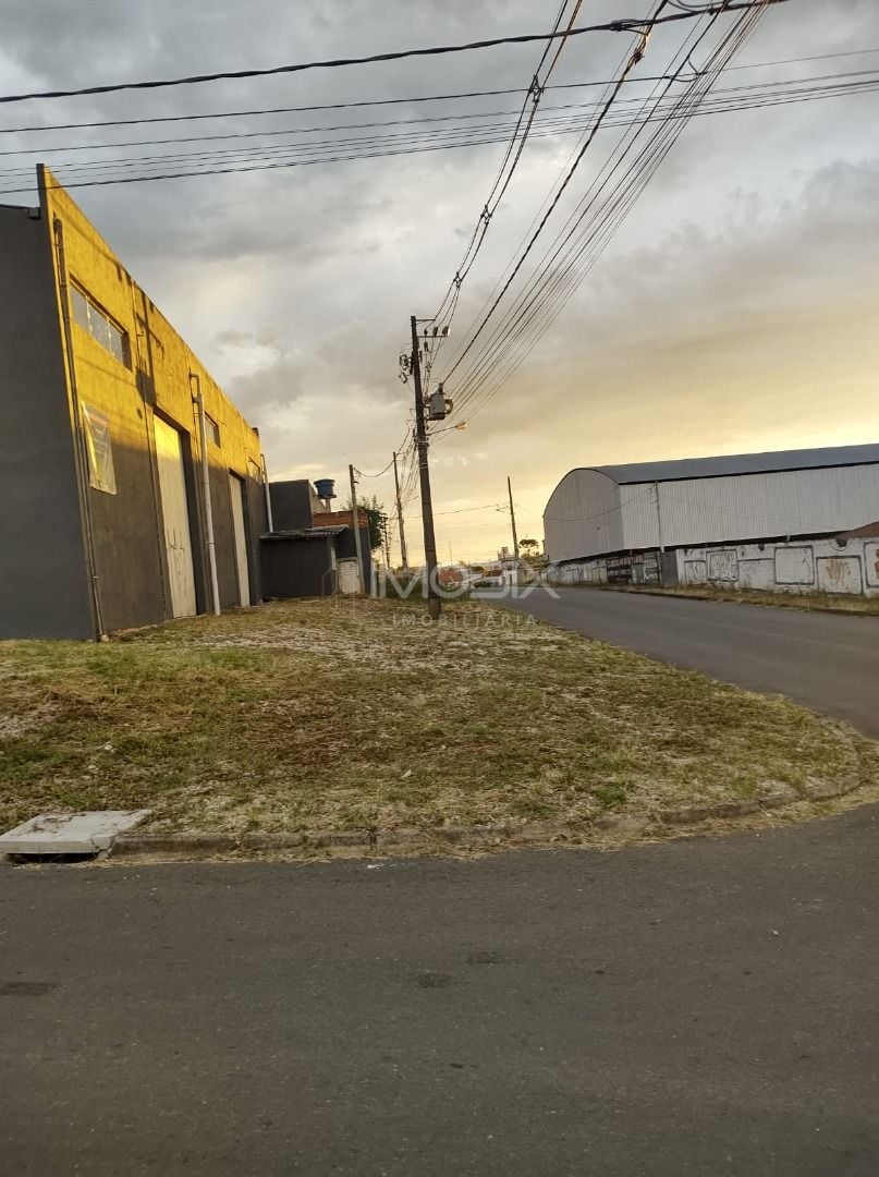 Barracão à venda, 320 m  por R  960.000,00 - Eucaliptos - Faze...