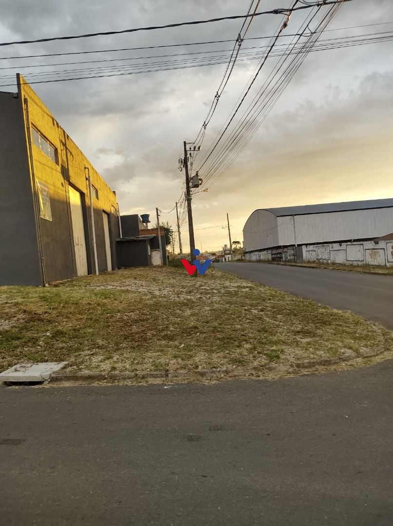 Barracão à venda, 320 m  por R  960.000,00 - Eucaliptos - Faze...